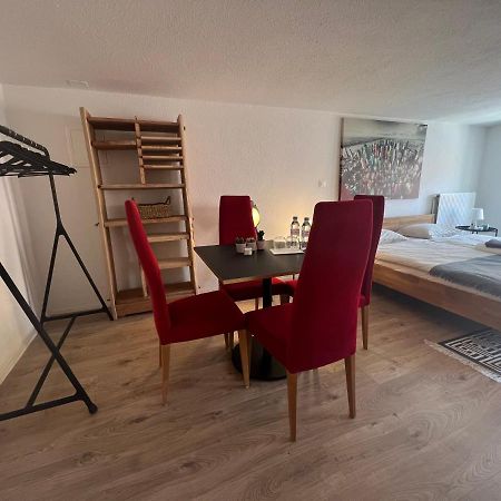 Appartement En Vieille Ville De Поррантрюї Екстер'єр фото