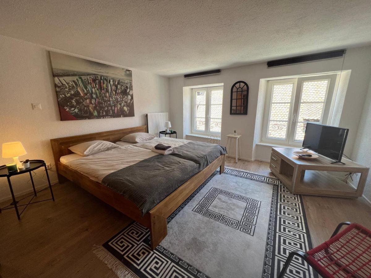 Appartement En Vieille Ville De Поррантрюї Екстер'єр фото